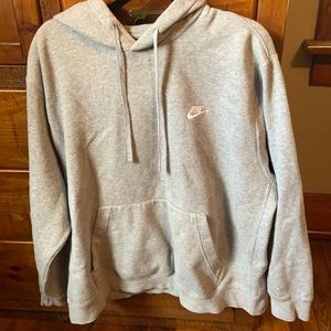 Men’s Nike sweat shirt